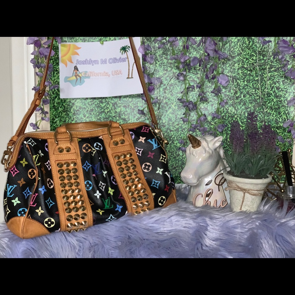 🦄Louis Vuitton Multicolor Courtney🦄